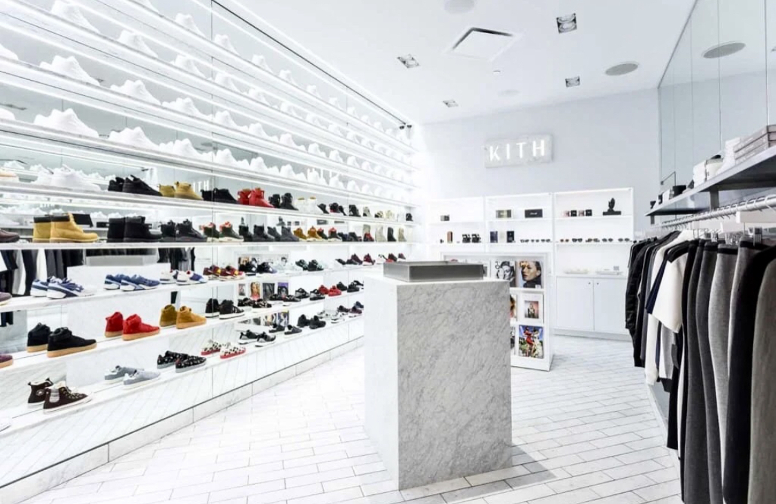 • سیستم صوتی فروشگاههای برند